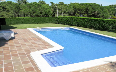 Golf Pals: Piscina, Materiale Composito, Mobili Da Esterno, Tempo Libero, Giardino, Ricorrere, Giochi D'Acqua, Landscaping, Piastrella, Backyard