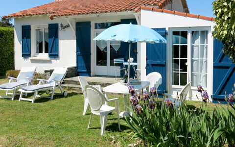 Ramoutier: Proprietà, Casa, Casa, Costruzione, Villetta, Immobiliare, Villa, Estate, Cortile, Agriturismo