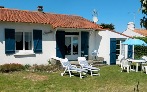 Ramoutier: Cielo, Costruzione, Finestra, Proprietà, Mobilia, Pianta, Azzurro, Casa, Porta, Sedia
