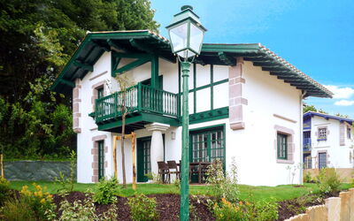 Saint-Jean-De-Luz 609: Pianta, Cielo, Proprietà, Costruzione, Finestra, Casa, Lotto, Albero, Architettura, Vegetazione