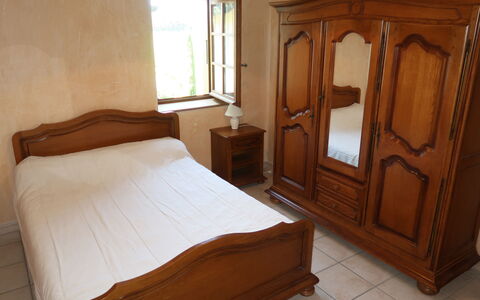 Le Mas: Mobilia, Costruzione, Finestra, Cabinetry, Comfort, Legna, Interior Design, Telaio Del Letto, Pavimento, Pavimentazione