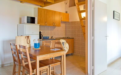 Club Benista T2 604.1: Camera, Proprietà, Mobilia, Interior Design, Casa, Costruzione, Cucina, Soffitto, Sala Da Pranzo, Pavimento