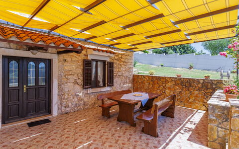 Laura: Shade, Tenda, Color Legno, Sedia, Eco Hotel, Mobili Da Esterno, Terrazza, Piscina, Pianta Della Casa, Flagstone