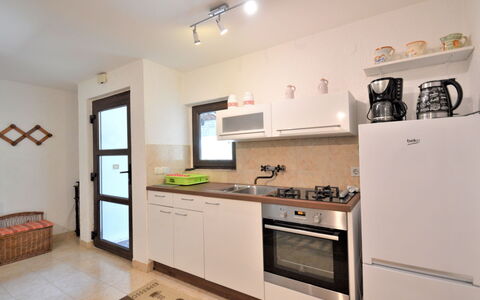 Latin: Cabinetry, Controsoffitto, Cucina Stufa, Elettrodomestico Da Cucina, Rubinetto, Cucina, Elettrodomestico, Lavello, Interior Design, Legna