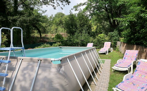 Paolici: Piscina, Proprietà, Tempo Libero, Backyard, Immobiliare, Albero, Casa, Erba, Cortile, Mobilia