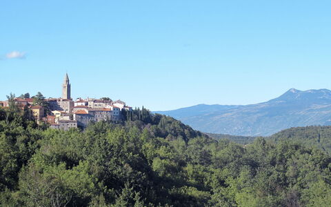 Paolici: Cielo, Montagna, Costruzione, Pianta, Paesaggio Naturale, Albero, Nube, Paesaggio, Orizzonte, Collina
