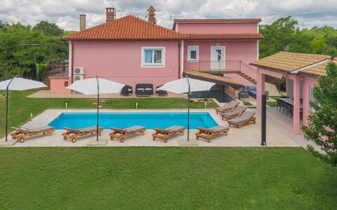Dordana: Proprietà, Casa, Piscina, Casa, Erba, Immobiliare, Costruzione, Villa, Lotto, Estate