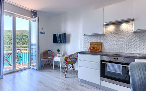 Boris: Mobilia, Cabinetry, Legna, Controsoffitto, Soggiorno, Cucina Stufa, Pavimentazione, Pavimento, Elettrodomestico Da Cucina, Cucina