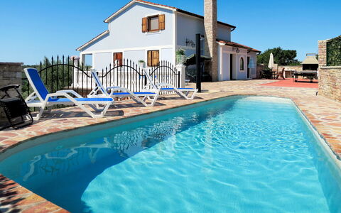 Stella: Acqua, Cielo, Proprietà, Pianta, Costruzione, Piscina, Blu, Azzurro, Finestra, Casa