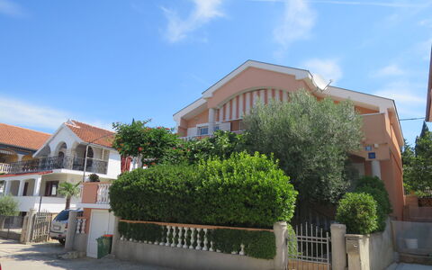 Ananina: Mobilia, Proprietà, Comfort, Tavolo, Azzurro, Pianta, Costruzione, Legna, Tessile