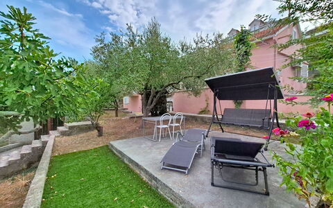 Ines: Raccordo, Giardino, Villetta, Mobili Da Esterno, Shade, Cortile, Edifici Giardino, Backyard, Landscaping, Latifoglie