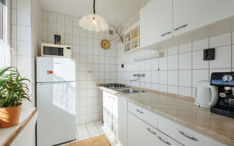 Dul: Cucina, Elettrodomestico Da Cucina, Pavimentazione, Apparecchio Major, Interior Design, Controsoffitto, Pavimento, Cabinetry, Soffitto, Camera