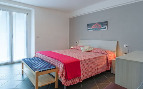 Madal (Grv399): Camera Da Letto, Camera, Letto, Mobilia, Proprietà, Lenzuolo, Telaio Del Letto, Pavimento, Interior Design, Bedding
