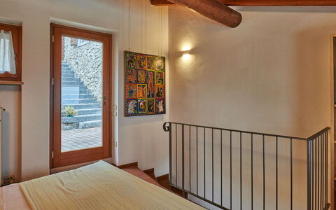 Braga 602: Mobilia, Finestra, Legna, Interior Design, Pavimentazione, Color Legno, Comfort, Shade, Pavimento, Costruzione