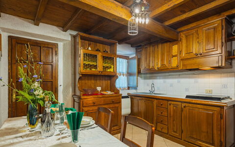 Vincio: Mobilia, Camera, Cabinetry, Proprietà, Controsoffitto, Costruzione, Interior Design, Cucina, Illuminazione, Casa