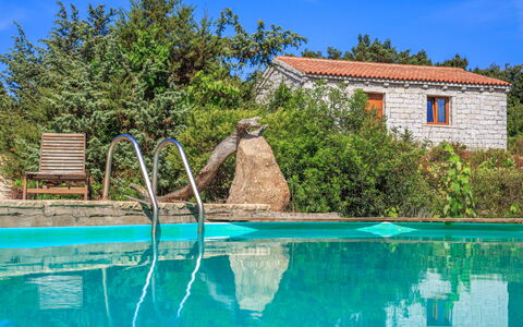 Mare di Ginepri (Bad115): Acqua, Cielo, Pianta, Finestra, Costruzione, Azzurro, Paesaggio Naturale, Albero, Nube, Casa