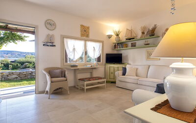 Femara 640.1: Mobilia, Interior Design, Pavimentazione, Pavimento, Divano, Soffitto, Tavolo, Camera, Sedia, Soggiorno