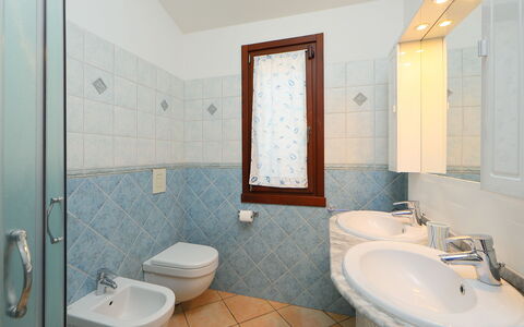 Ville San Pietro (Rei355): Bagno, Proprietà, Camera, Idraulico Fixture, Interior Design, Piastrella, Parete, Architettura, Bagno Accessorio, Immobiliare