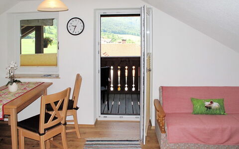 Mondsee 605: Legna, Camera, Marrone, Interior Design, Pavimento, Latifoglie, Pavimentazione, Mobilia, Casa, Parete