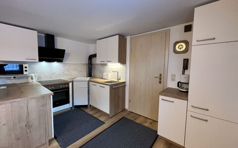 Wallner: Mobilia, Legna, Interior Design, Controsoffitto, Pavimentazione, Pavimento, Lavello, Cucina, Apparecchio Major, Cabinetry