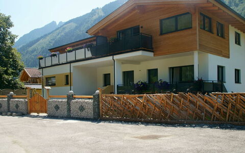 Ingrid: Cielo, Costruzione, Proprietà, Finestra, Montagna, Casa, Shade, Lotto, Albero, Zona Residenziale