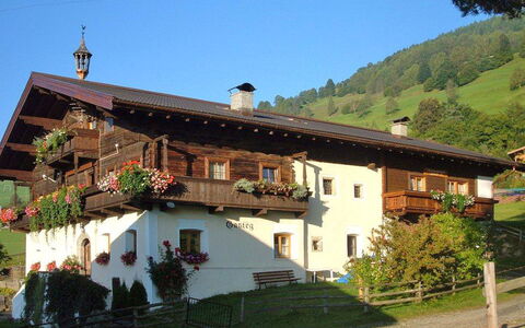 Kaprun 662: Proprietà, Casa, Costruzione, Casa, Area Rurale, Villaggio, Villetta, Immobiliare, Architettura, Montagna