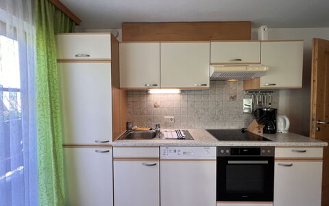 Kaprun 662: Cabinetry, Proprietà, Controsoffitto, Costruzione, Elettrodomestico Da Cucina, Lavandino Della Cucina, Cucina Stufa, Cucina, Lavello, Elettrodomestico