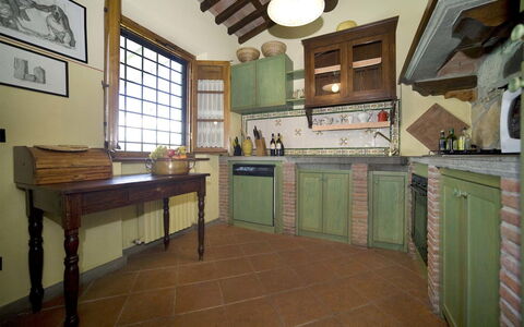 Al Mennucci: Camera, Proprietà, Costruzione, Pavimento, Mobilia, Controsoffitto, Cucina, Interior Design, Casa, Piastrella