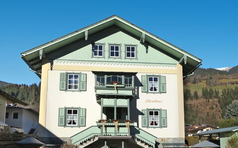 Stainer: Proprietà, Casa, Costruzione, Casa, Architettura, Immobiliare, Tetto, Raccordo, Facciata, Villetta