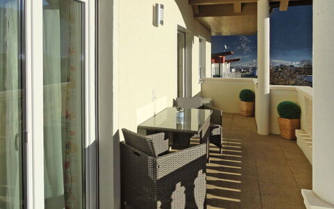 Wurm: Proprietà, Camera, Costruzione, Interior Design, Casa, Architettura, Mobilia, Immobiliare, Pavimento, Casa
