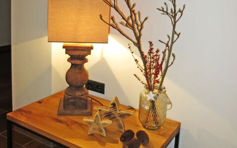 Apart Bergart: Legna, Pianta, Arte, Tavolo, Architettura, Interior Design, Ramoscello, Materiali Naturali, Albero, Pavimentazione