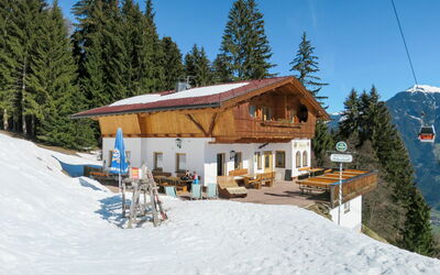 Kaltenbach 627: Cielo, Neve, Proprietà, Albero, Montagna, Finestra, Pendenza, Casa, Costruzione, Pianta