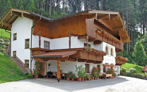Landhaus Heim: Pianta, Costruzione, Albero, Legna, Casa, Cielo, Lotto, Urban Design, Finestra, Immobiliare
