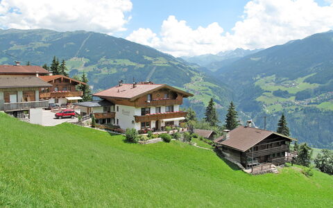 Bloserhof: Nube, Cielo, Montagna, Costruzione, Pianta, Natura, Paesaggio Naturale, Casa, Albero, Lotto