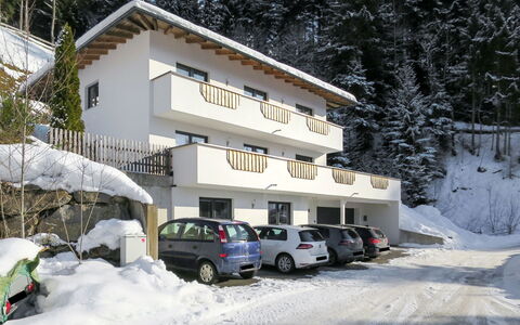 Edelweiss: Costruzione, Auto, Neve, Finestra, Veicolo, Veicolo A Motore, Ruota, Albero