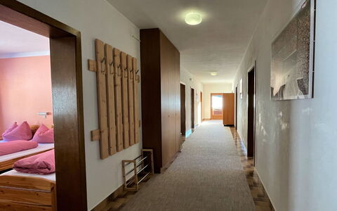 Wildschönau 650: Proprietà, Costruzione, Legna, Comfort, Porta, Interior Design, Sala, Architettura, Pavimentazione, Pavimento