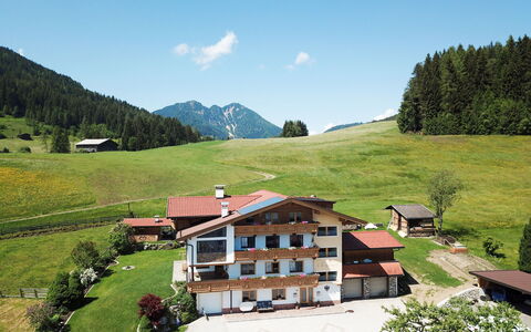 Wildschönau 663: Geografia Montane, Paesino Di Montagna, Montagna, Paesaggio Naturale, Hill Station, Proprietà, Highland, Catena Montuosa, Casa, Area Rurale