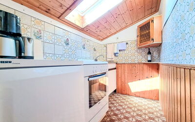 Fichtenblick 664.4: Pavimentazione, Legna, Pavimento, Interior Design, Piastrella, Apparecchio Major, Soffitto, Camera, Color Legno, Cucina