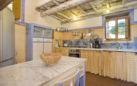 Bottino: Proprietà, Controsoffitto, Camera, Costruzione, Soffitto, Mobilia, Interior Design, Cucina, Immobiliare, Casa