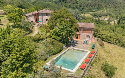 Bottino: Villetta, Area Rurale, Estate, Agriturismo, Giardino, Villaggio, Piscina, Backyard, Paesino Di Montagna, Cortile