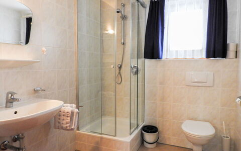 Spiss-Samnaun 603: Proprietà, Specchio, Rubinetto, Lavello, Idraulico Fixture, Bagno, Viola, Blu, Nero