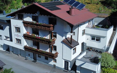 The Siegele: Costruzione, Finestra, Pianta, Urban Design, Casa, Albero, Quartiere, Zona Residenziale, Paesaggio, Proprietà Del Materiale