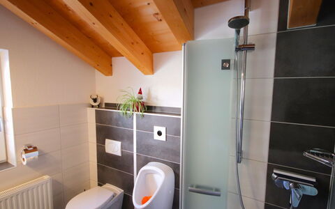 Bergblick: Idraulico Fixture, Interior Design, Pavimentazione, Bagno, Pavimento, Lavello, Lavandino Del Bagno, Rubinetto, Idraulico, Casa