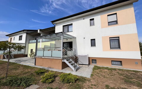 Donnerskirchen 605: Nube, Cielo, Costruzione, Finestra, Giorno, Pianta, Proprietà, Casa, Lotto, Legna