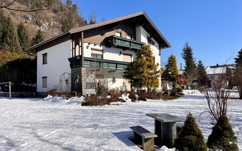 Feldkirchen in Kärnten 607: Cielo, Costruzione, Pianta, Neve, Finestra, Albero, Casa, Montagna, Pendenza, Villetta