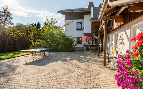 Feldkirchen in Kärnten 607: Pianta, Cielo, Fiore, Costruzione, Proprietà, Nube, Manto Stradale, Finestra, Casa, Quartiere