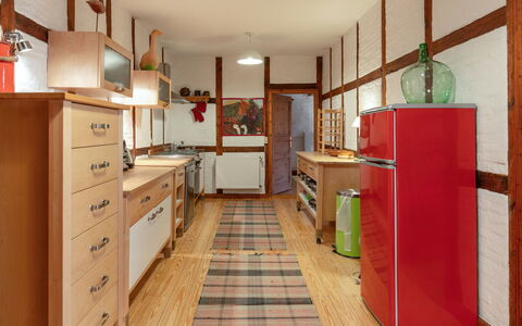 Wingst 642: Cabinetry, Proprietà, Mobilia, Cassetto, Cassettiera, Legna, Controsoffitto, Interior Design, Cucina, Mensola