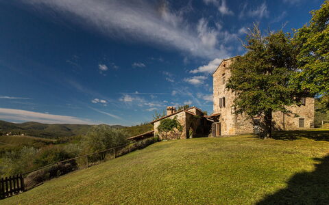 Casavecchia: Nube, Cielo, Pianta, Costruzione, Paesaggio Naturale, Albero, Highland, Finestra, Casa, Erba
