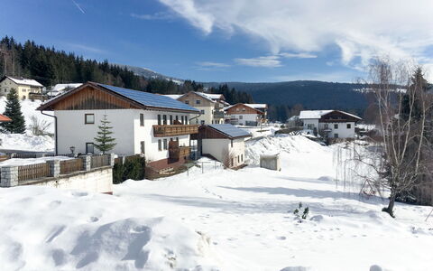 Irene: Nube, Cielo, Neve, Costruzione, Montagna, Albero, Finestra, Pendenza, Casa, Quartiere