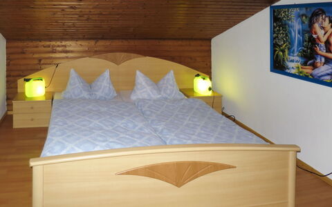 Drexler: Letto, Mobilia, Camera Da Letto, Camera, Telaio Del Letto, Materasso, Legna, Interior Design, Lenzuolo, Latifoglie